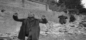 German soldiers surrendering to personnel of The Edmonton Regiment / Des soldats allemands se rendent aux membres de l’Edmonton Regiment